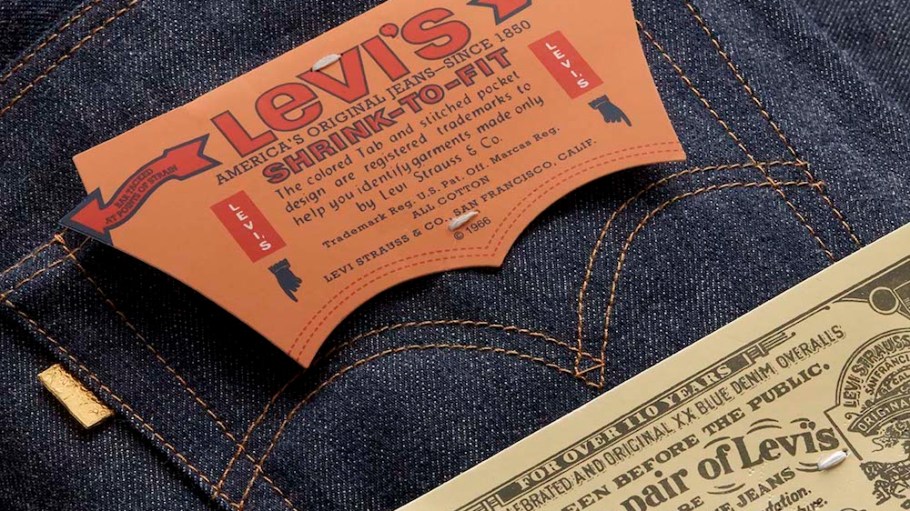 beplay官网娱乐传统牛仔品牌李维斯庆祝501天表示从保罗奥尼尔进化的原始牛仔裤的风格。