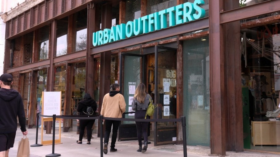beplay官网娱乐据报道，耐克正在切断与包括Urban Outfitters在内的六家零售商的合作