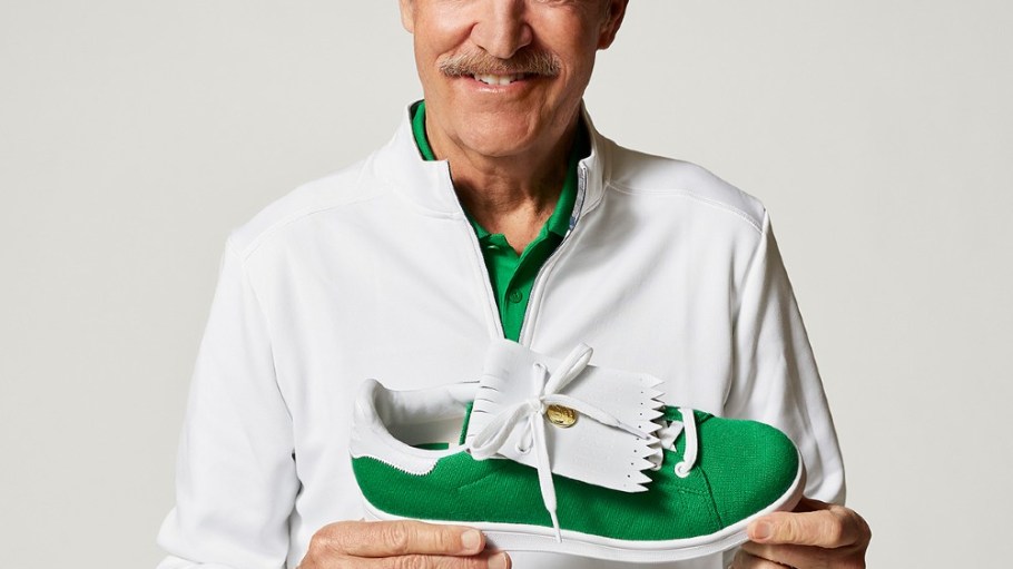 beplay官网娱乐阿迪达斯将发布一款限量版Stan Smith高尔夫鞋在2021年大师赛冠军