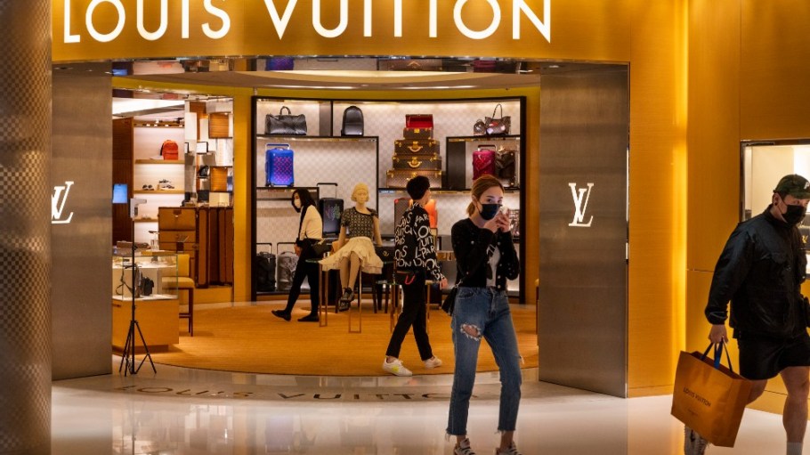 beplay官网娱乐从4月份开始，路易威登(Louis Vuitton)等奢侈品牌在中国的销售额出现反弹