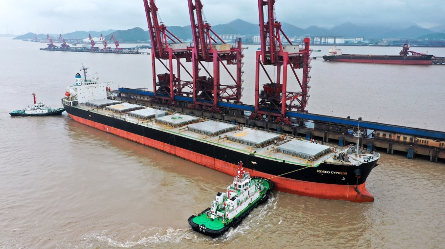 beplay官网娱乐中国严格的“零Covid-19”政策的意思是世界上最繁忙的港口之一可能面临新的处理延迟和运输中断。