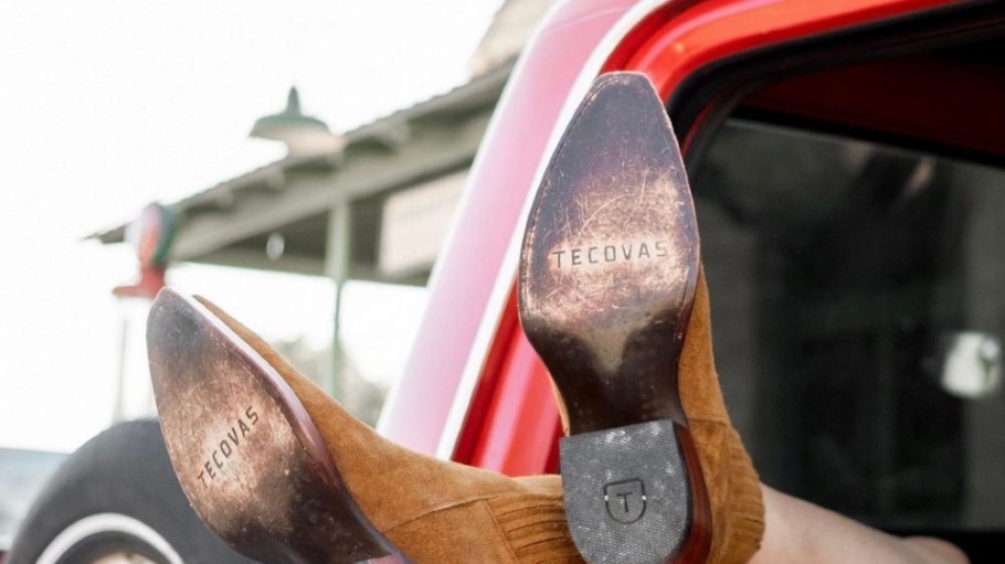 beplay官网娱乐Tecovas以牛仔靴和西部风格的服装和配饰而闻名，该公司将利用5600万美元的C轮融资进行零售扩张。