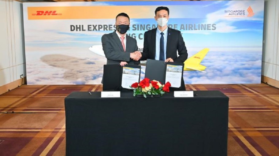 beplay官网娱乐DHL快递已经进入一个与新加坡航空公司机组人员和维护协议部署五架波音777货机。