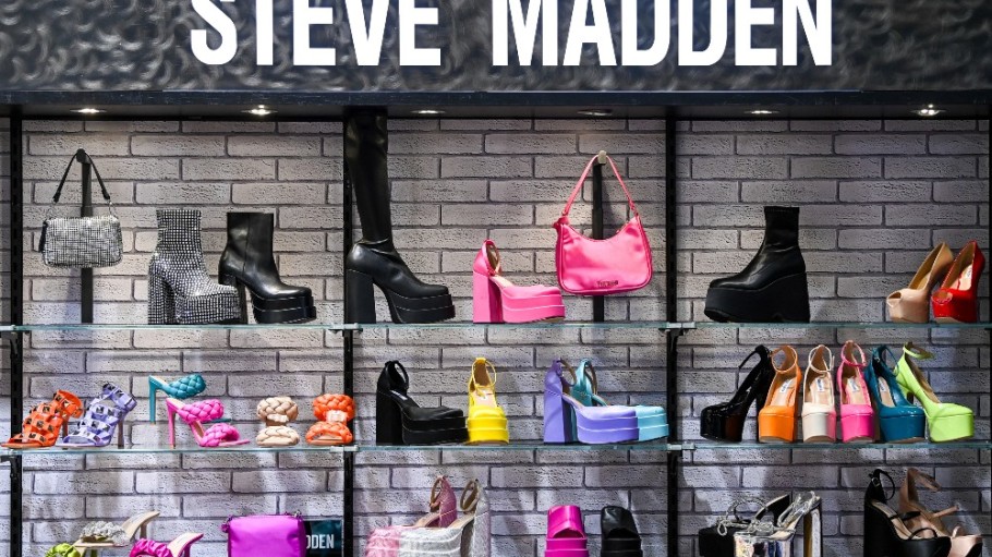 beplay官网娱乐史蒂夫•马登(Steve Madden)的同名品牌是该公司第二季度鞋类业务增长的最大贡献者。