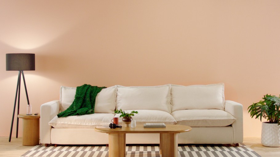 beplay官网娱乐宅在家里的人推出的第一个产品,模块化组合式沙发,6月。