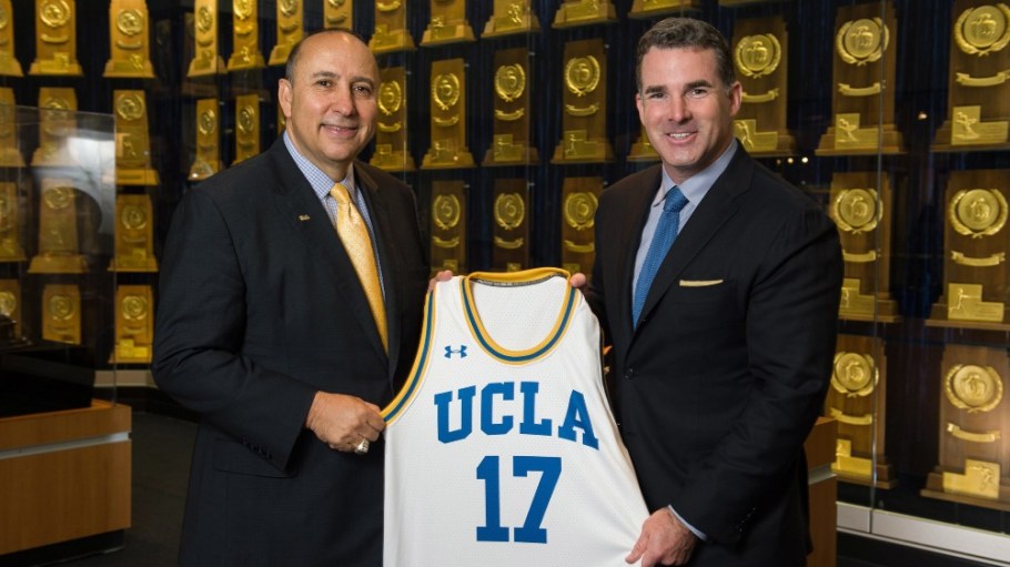 beplay官网娱乐加州大学洛杉矶分校的时任体育主管丹·格雷罗州和盔甲的当时的首席执行官凯文板下宣布前合作伙伴的2016年5月15年的协议。