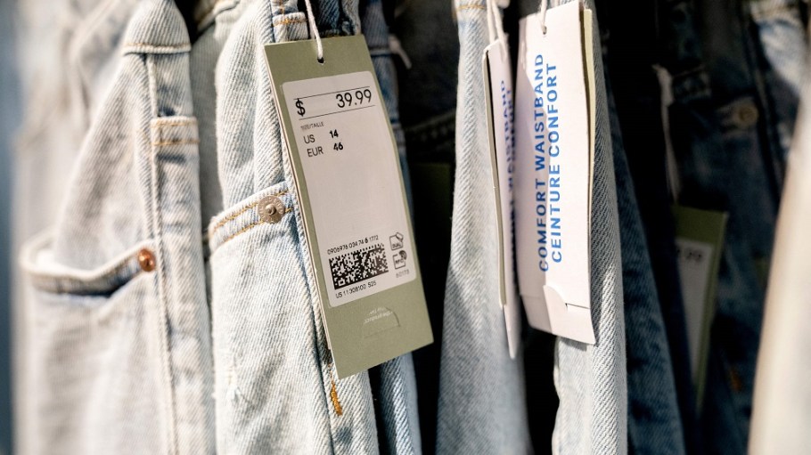 beplay官网娱乐美国劳工统计局在消费者价格指数中报告称，上个月服装零售价格上涨0.2%，比2021年8月上涨5.1%。