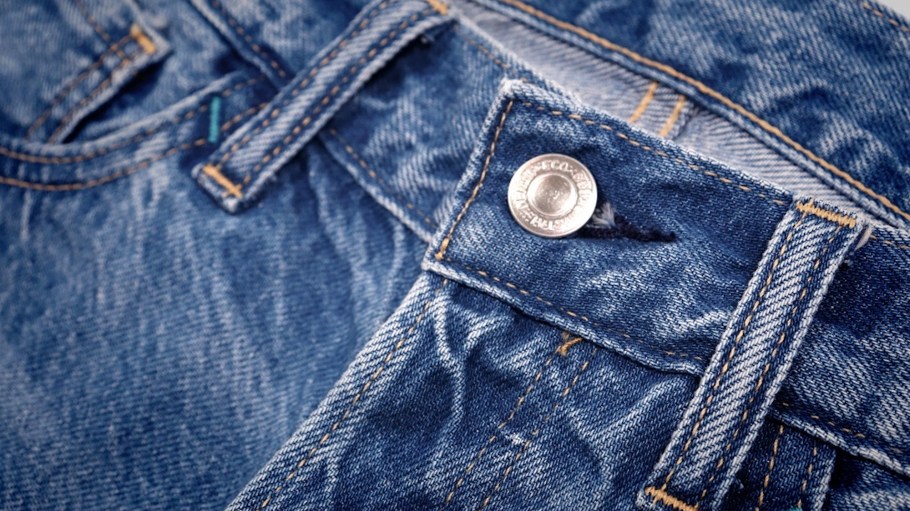 beplay官网娱乐水晶国际(Crystal International)推出了一款零碳牛仔裤，这是该公司首款拥有此类地位的产品。