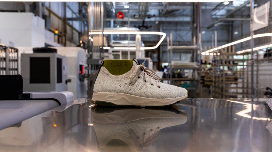 beplay官网娱乐克莱的“路易”运动鞋，由KX实验室开发。