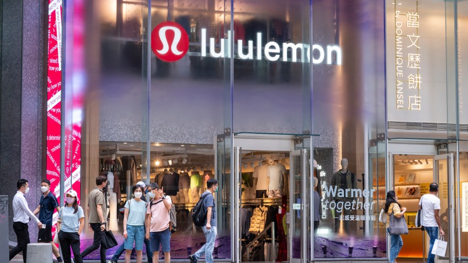 beplay官网娱乐Lululemon生成其第三季度收入增长28%,尽管徒步旅行价格只有10%的产品。