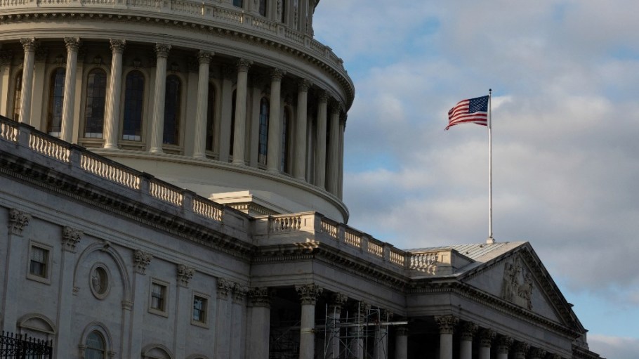 beplay官网娱乐参议员们提出了一项旨在减免关税的两党法案。