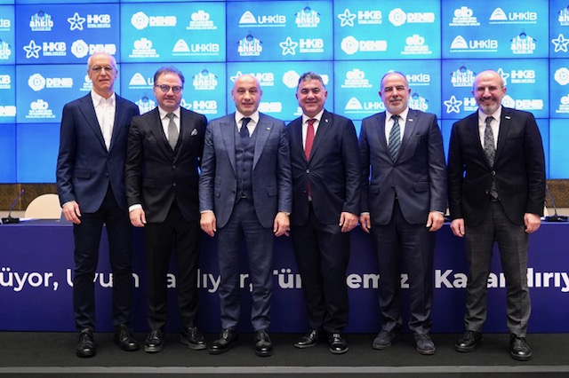 beplay官网娱乐土耳其的五大服装组织的领导人在伊斯坦布尔会晤,商讨欧盟绿色交易。